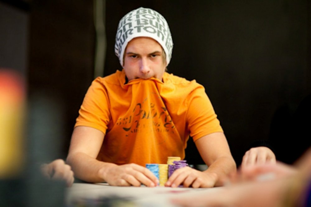 &quot;Isildur1&quot; в  Microgaming Poker Network
